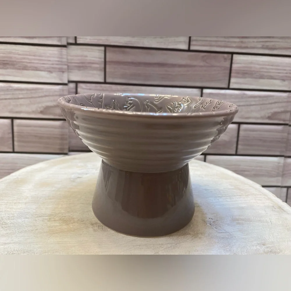Signature 🐱 🐾 Yoga cat screen embossed Elevated cat bowl Ancient Purple New